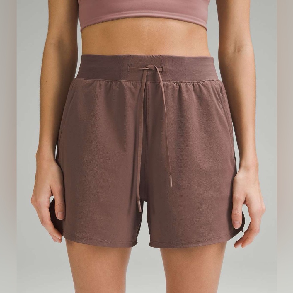 License to train shorts size 6 in oxide